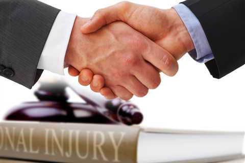 When Should You Call a Personal Injury Lawyer?