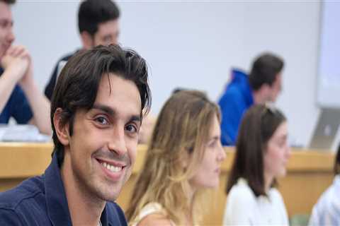 Understanding the Structure of Legal Education Programs: Lectures, Seminars, and Hands-On Learning